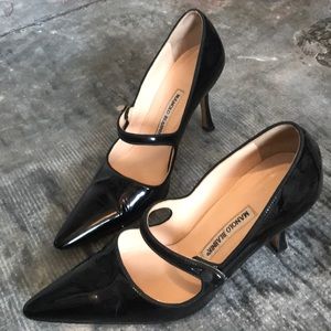 Manolo Blahnik black pointed heel